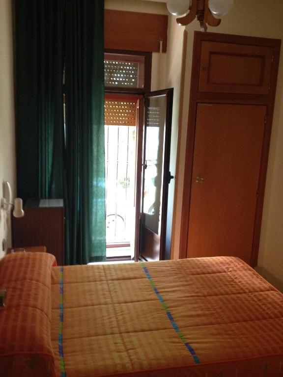 Hostal Cervantes Valdemoro Chambre photo
