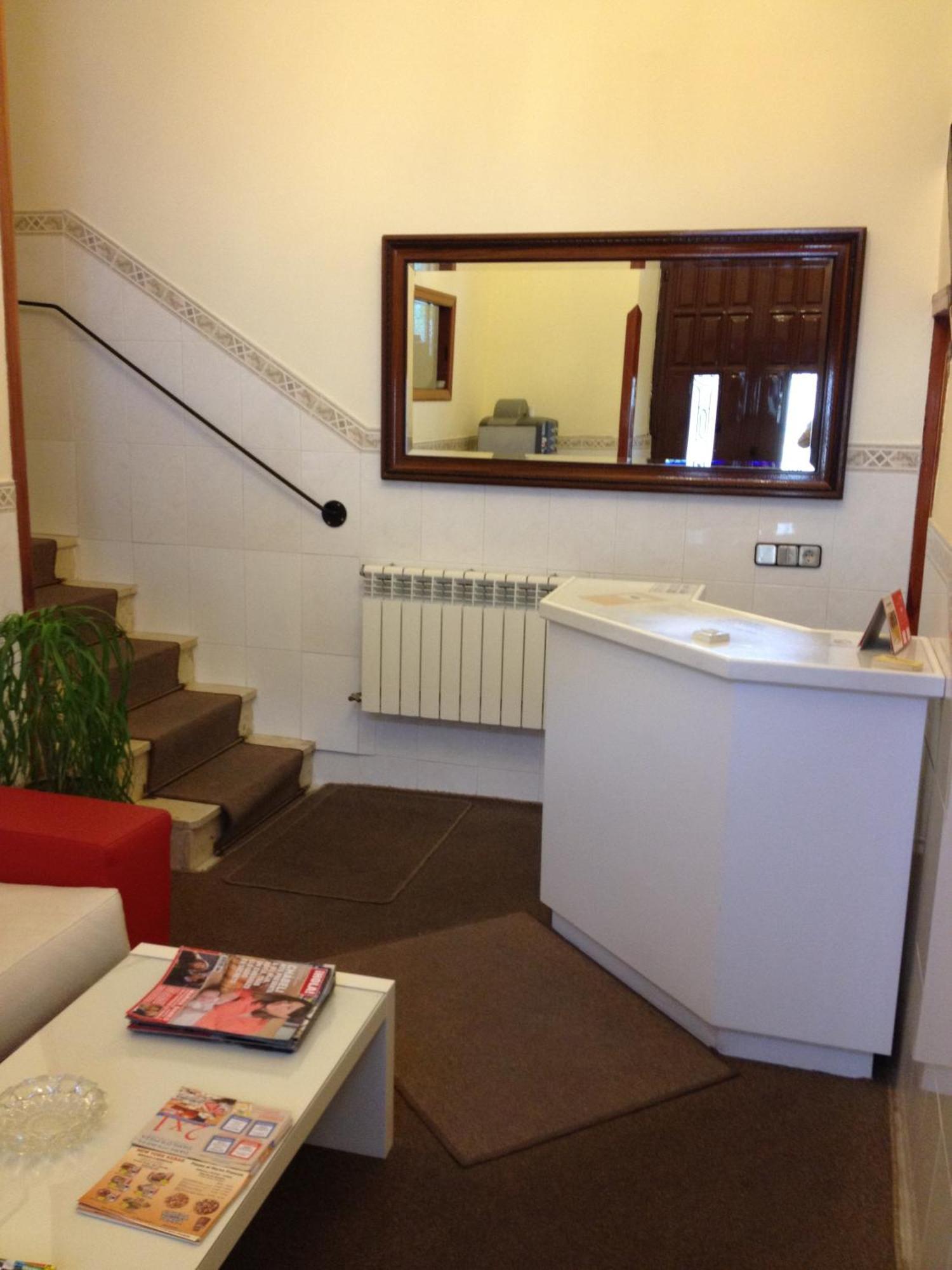 Hostal Cervantes Valdemoro Extérieur photo