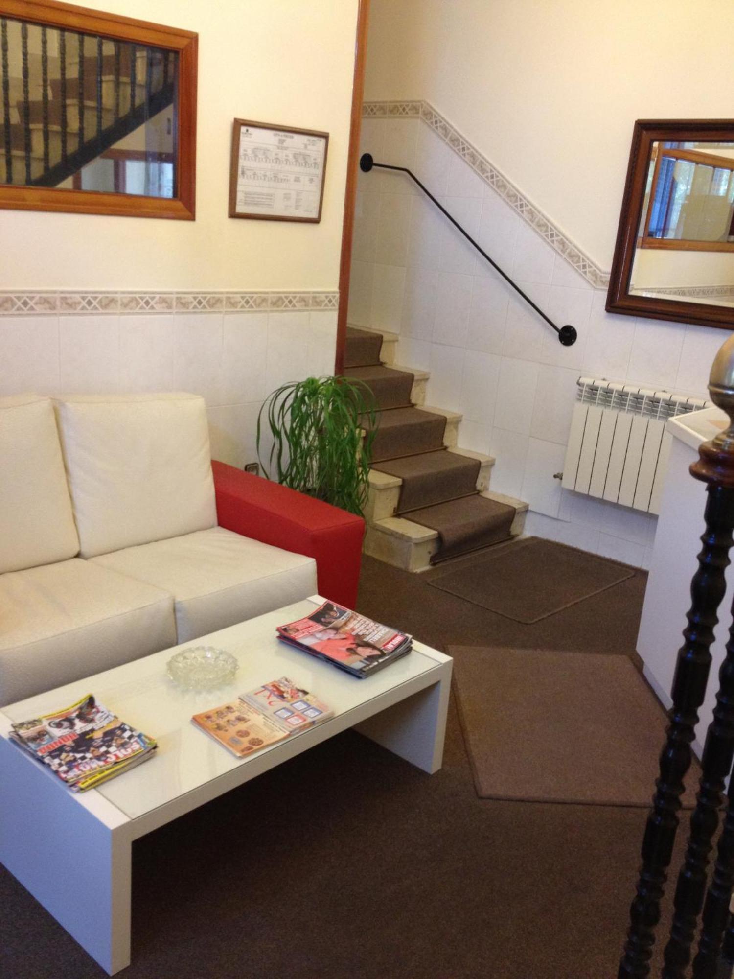 Hostal Cervantes Valdemoro Extérieur photo