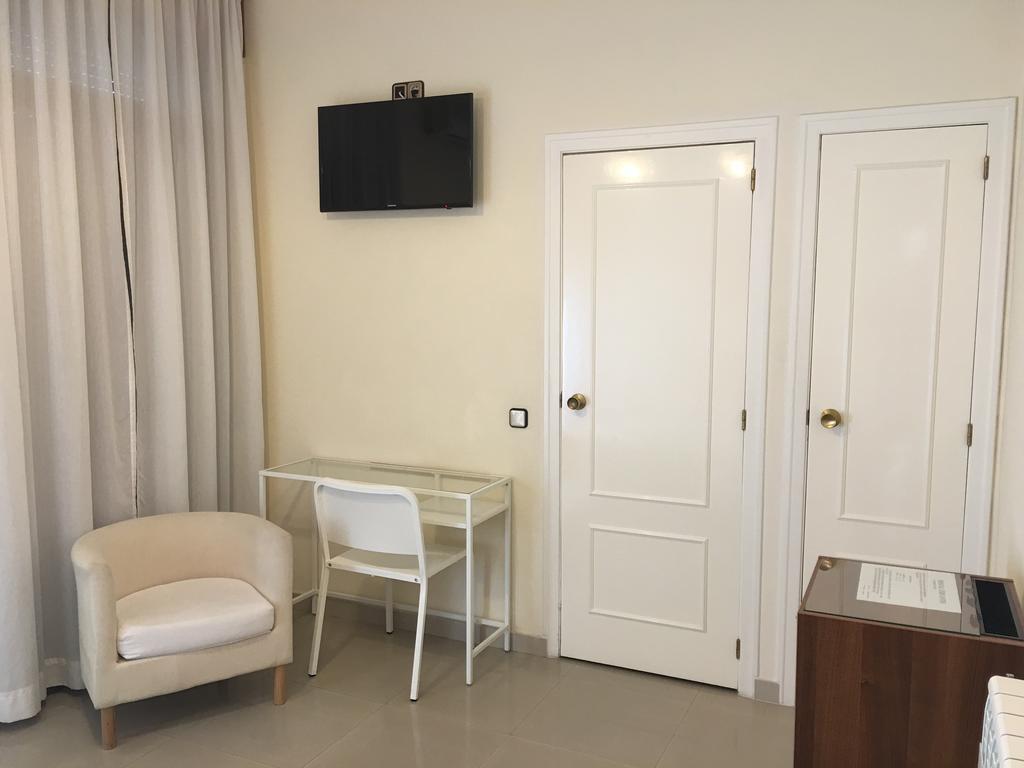 Hostal Cervantes Valdemoro Extérieur photo