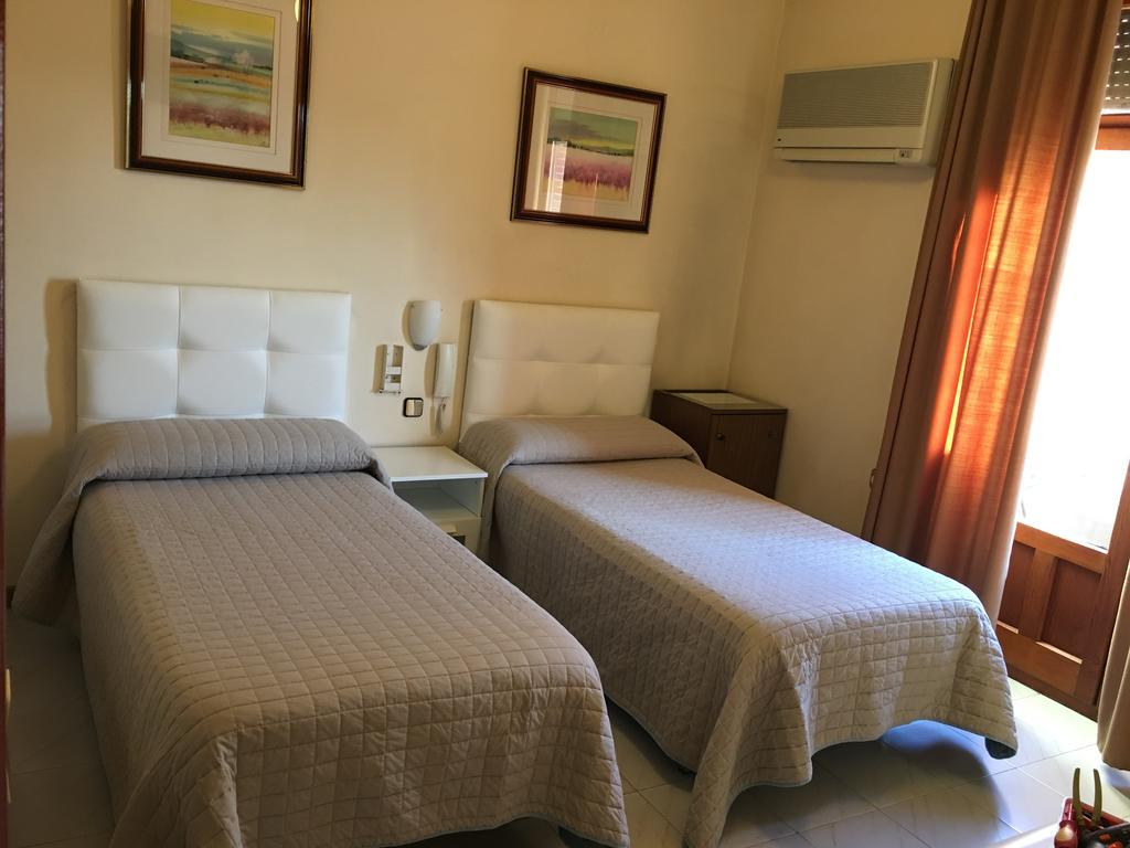 Hostal Cervantes Valdemoro Extérieur photo