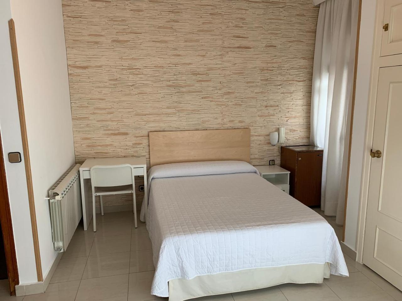 Hostal Cervantes Valdemoro Extérieur photo