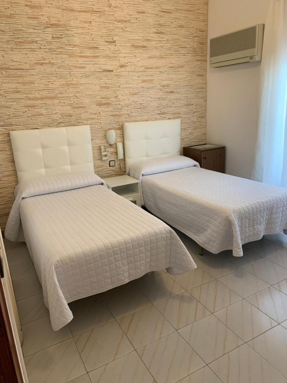 Hostal Cervantes Valdemoro Extérieur photo